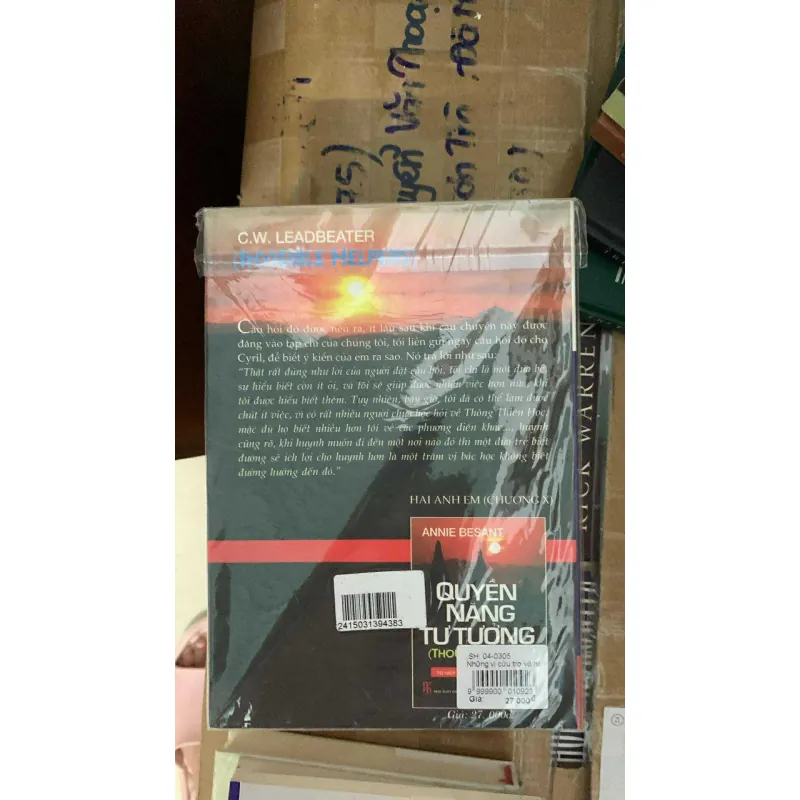 Những vị cứu trợ vô hình 753808