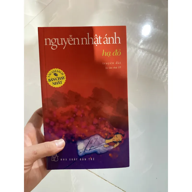Hạ đỏ của tác giả Nguyễn Nhật Ánh.   937116