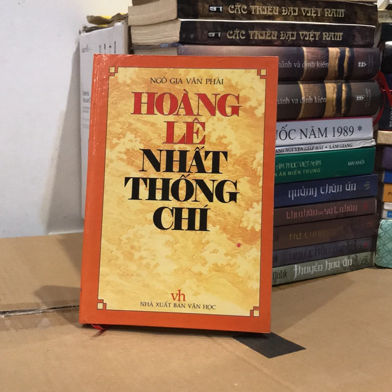 HOÀNG LÊ NHẤT THỐNG CHÍ 520594