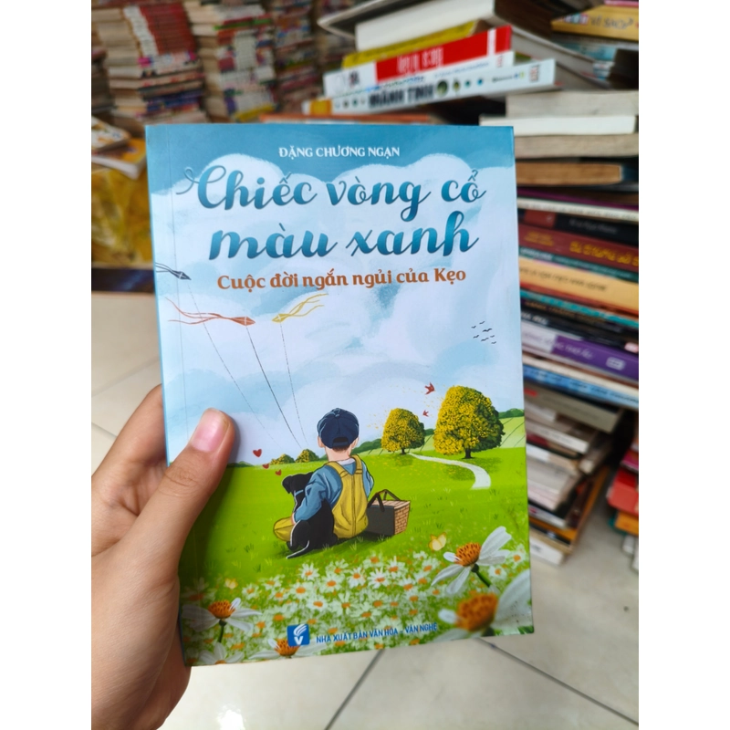 Chiếc vòng cổ màu xanh lá 🌱 474760