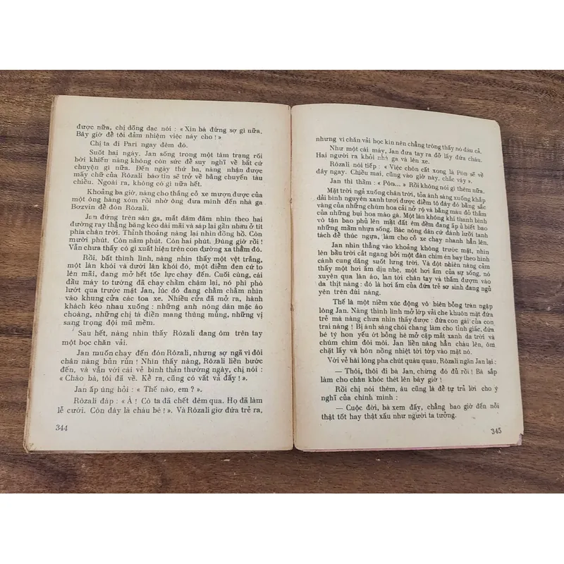 Tiểu thuyết một cuộc đời - Guy De Maupassant (in 1980, 354 trang) 732057