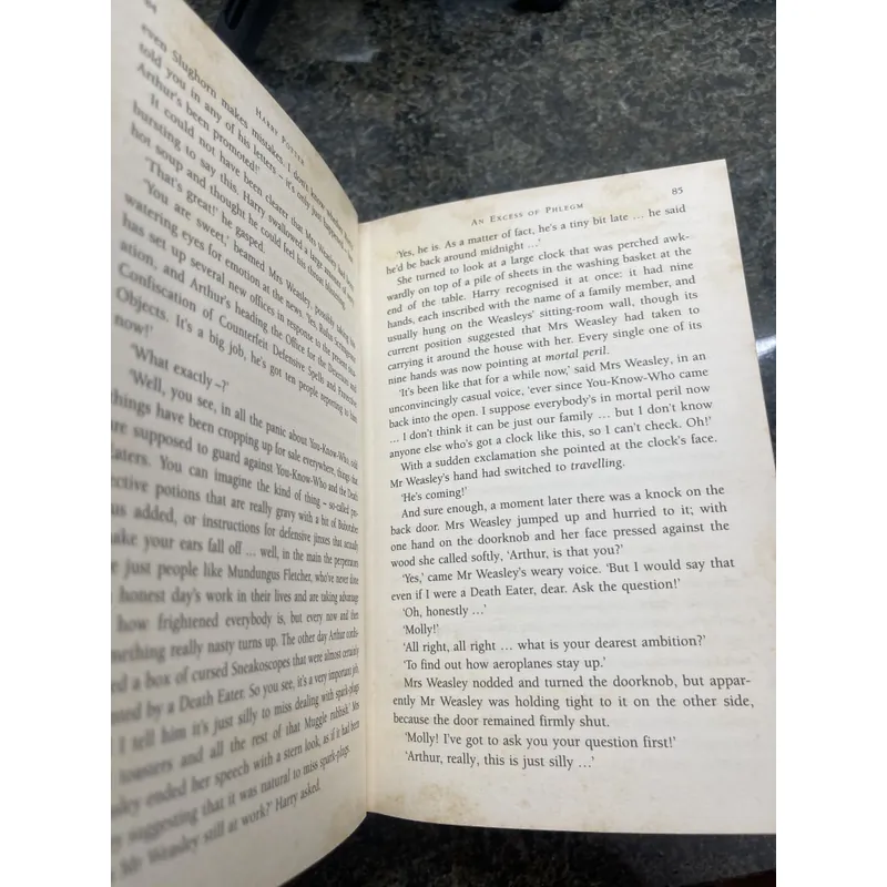 Harry Potter and the half blood prince J.K. Rowling hard cover 720109