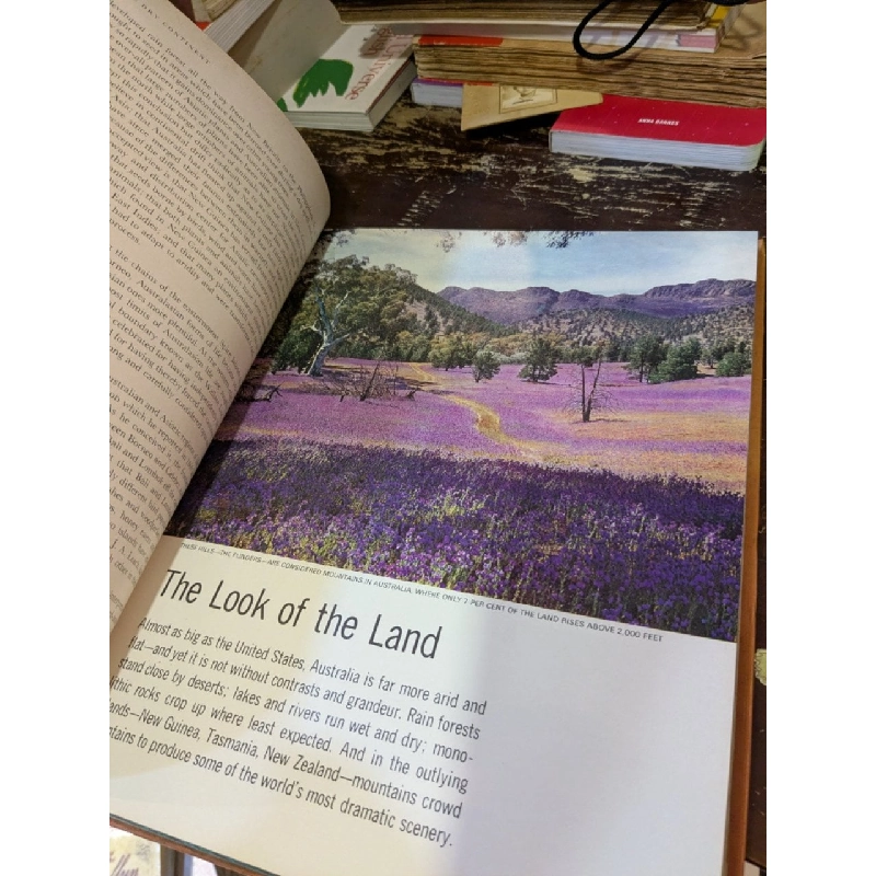 The Land and Wildlife of Australia 993787