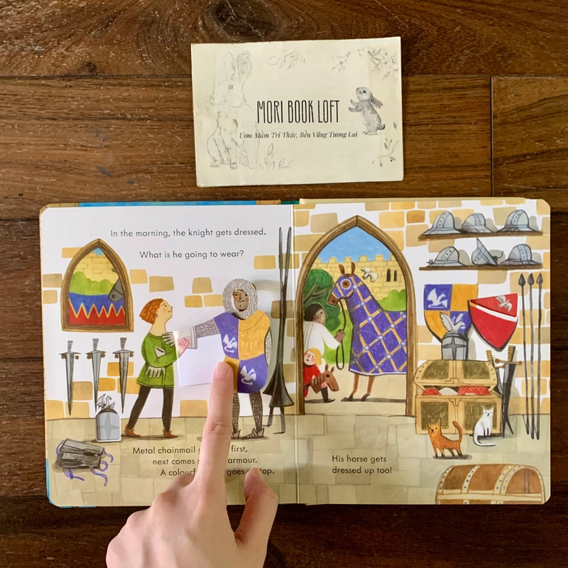 Sách ngoại văn The Castle - Peep inside, New, Board Book 483037