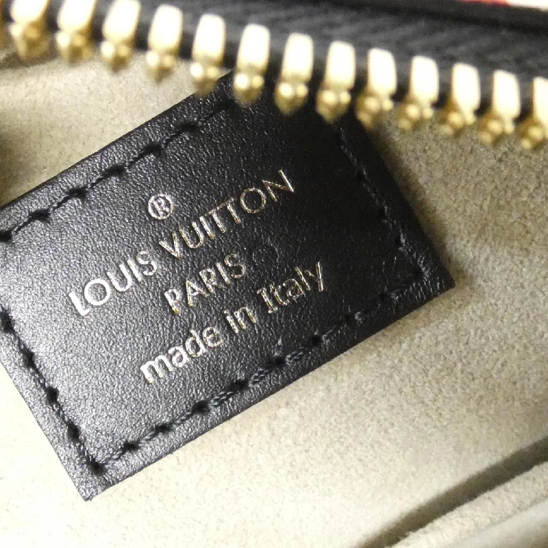 Louis Vuitton LV Crafty Boîte Chapeau Souple M45366 Túi đeo vai - Hàng hiệu Chính hãng 766750