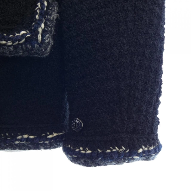 Jacket không cổ CHANEL P56910V37165 17A 633508