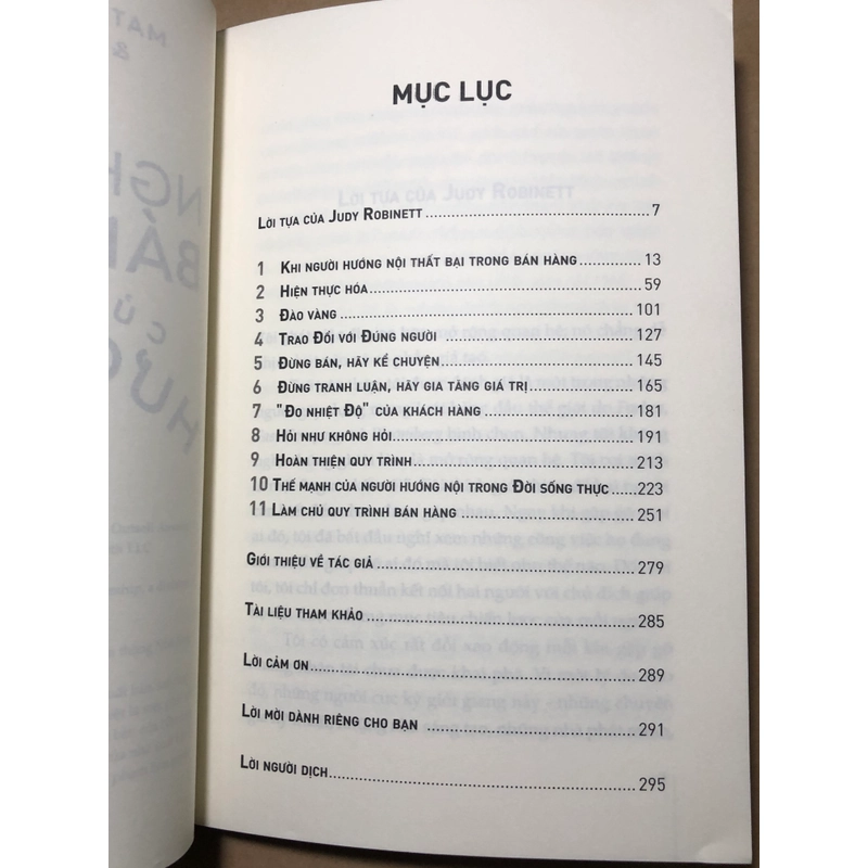 Nghệ thuật bán hàng của người hướng nội Matthew Pollard, Derek Lewis 316859