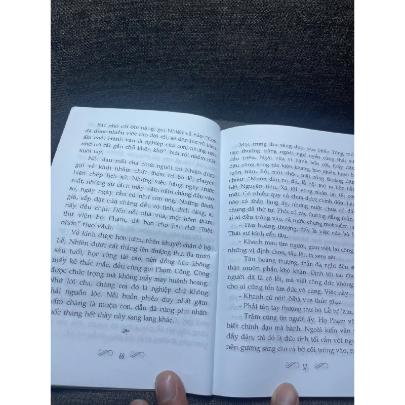 Những người mang đôi mắt buồn 2010 nhiều tác giả mới 70% bẩn nhẹ HPB0805 văn học Việt Nam 914277