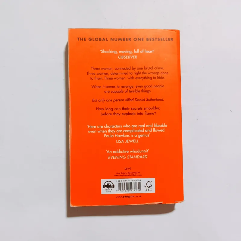 A Slow Fire Burning - Paula Hawkins 930983