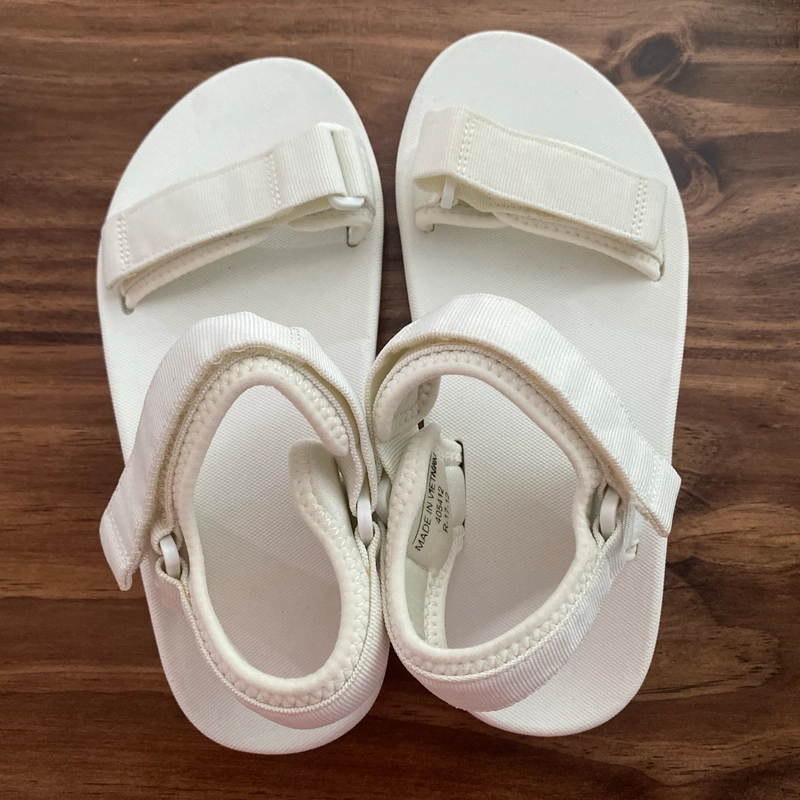Giày xăng đan nữ màu trắng size S (38-39), mới chưa sử dụng 545583