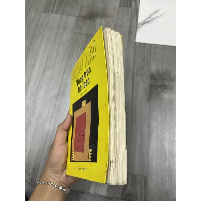 Vòng tròn bội bạc. 6h4 737232