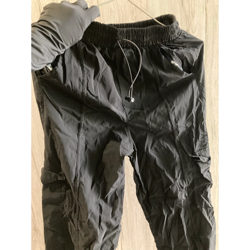 Quần thể dục màu đen 552376