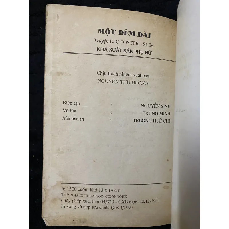 Một đêm dài- sách có chữ ký của dịch giả  1002874