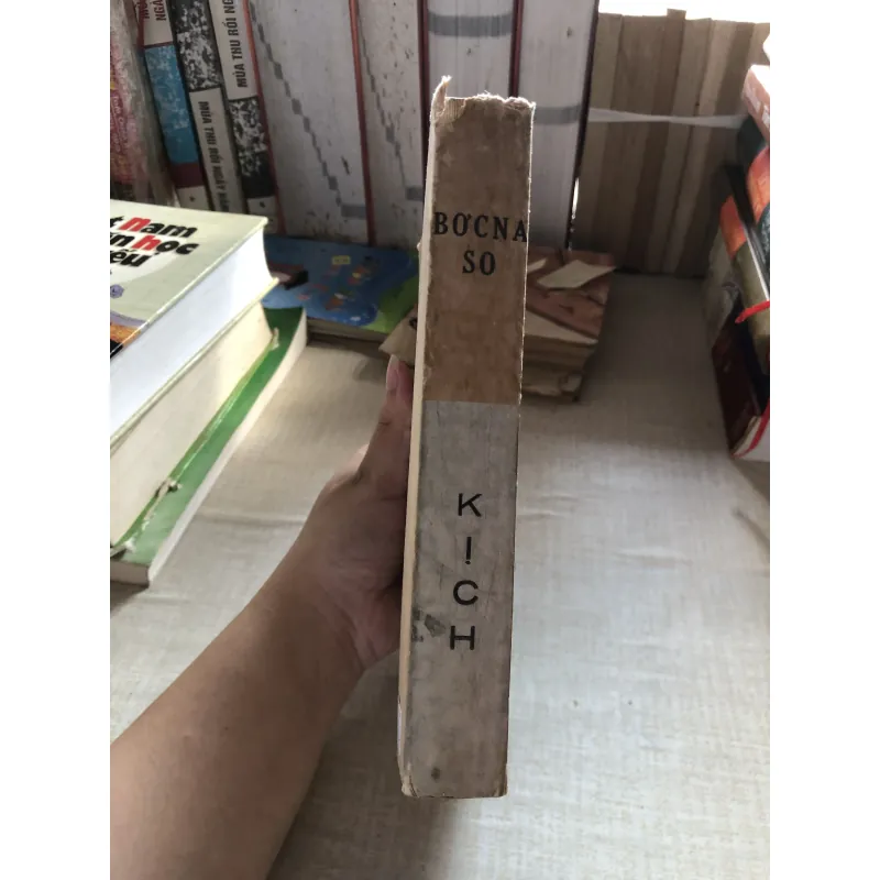 Kịch của Bơcna So 993320