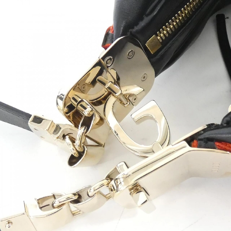 Túi đeo vai Gucci 702823 UXWBG 609833