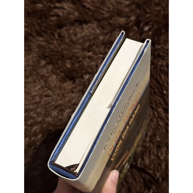 Phía đông vườn địa đàng (bìa cứng) 708168