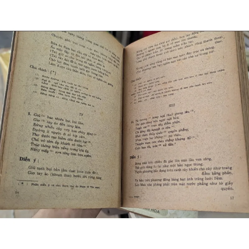 THƠ VĂN NGUYỄN TRÃI - NHÓM TÁC GIẢ 164475