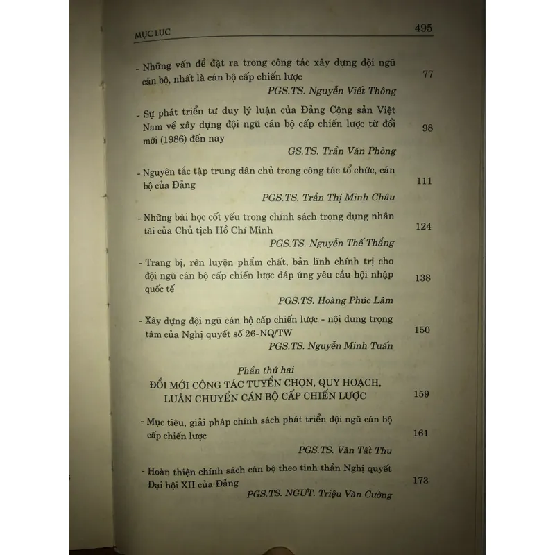 Giải pháp xây dựng đội ngũ cán bộ cấp chiến lược đủ phẩm chất, năng lực và uy tín 694441