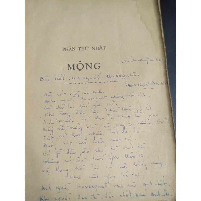 Một vòng hoa cho người cách mạng - Peter Abrahams 593636