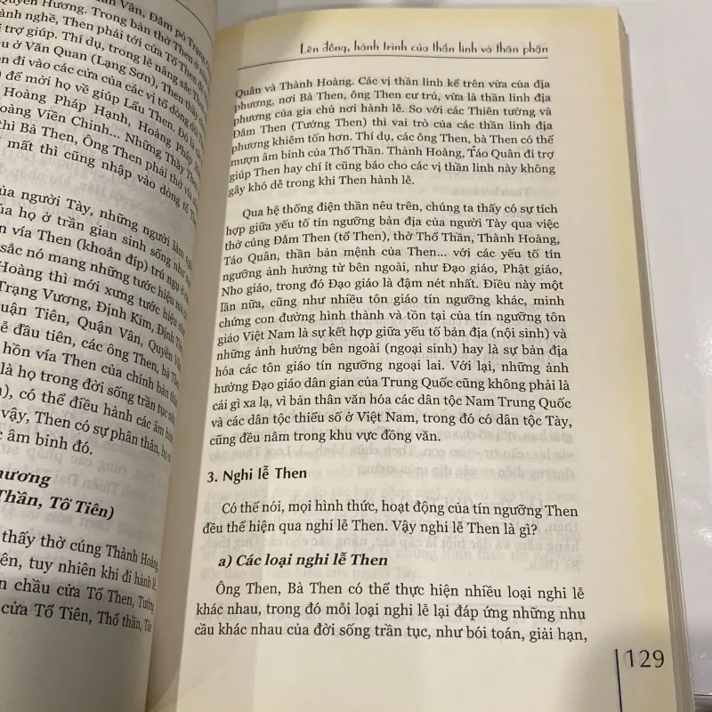 LÊN ĐỒNG - HÀNH TRÌNH CỦA THẦN LINH VÀ THÂN PHẬN 970189