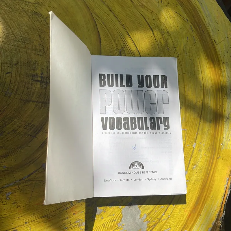 BUILD YOUR POWER VOCABULARY  736845