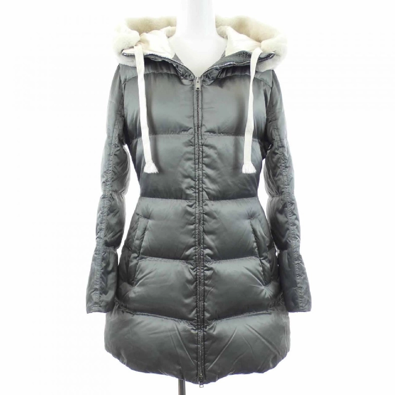 Áo khoác lông vũ PRADA với logo hình tam giác 29W117 R202 R0K - Hàng hiệu Chính hãng 816618