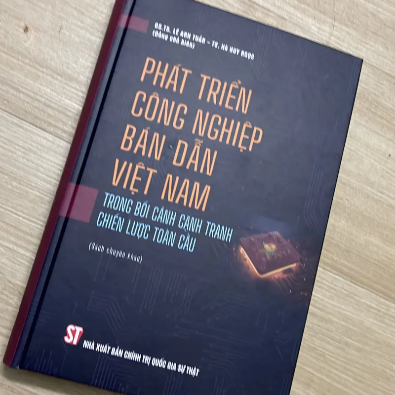 Phát Triển Công Nghiệp Bán Dẫn  1041464