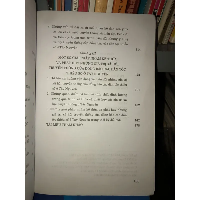 Sự biến đổi những giá trị xã hội truyền thống của đồng bào các dân tộc thiểu số… 704333