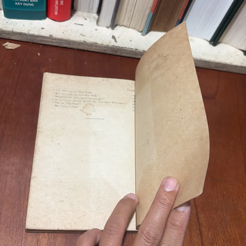 II Văn Học Việt Nam: Chuyện Làng Văn _ Việt Nam Và Thế Giới (2 Tập) - 1987 752314