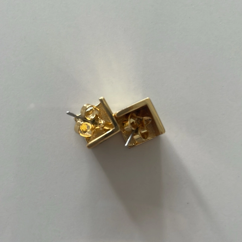 Khuyên tai Vivienne Westwood chính hãng kèm túi 508682