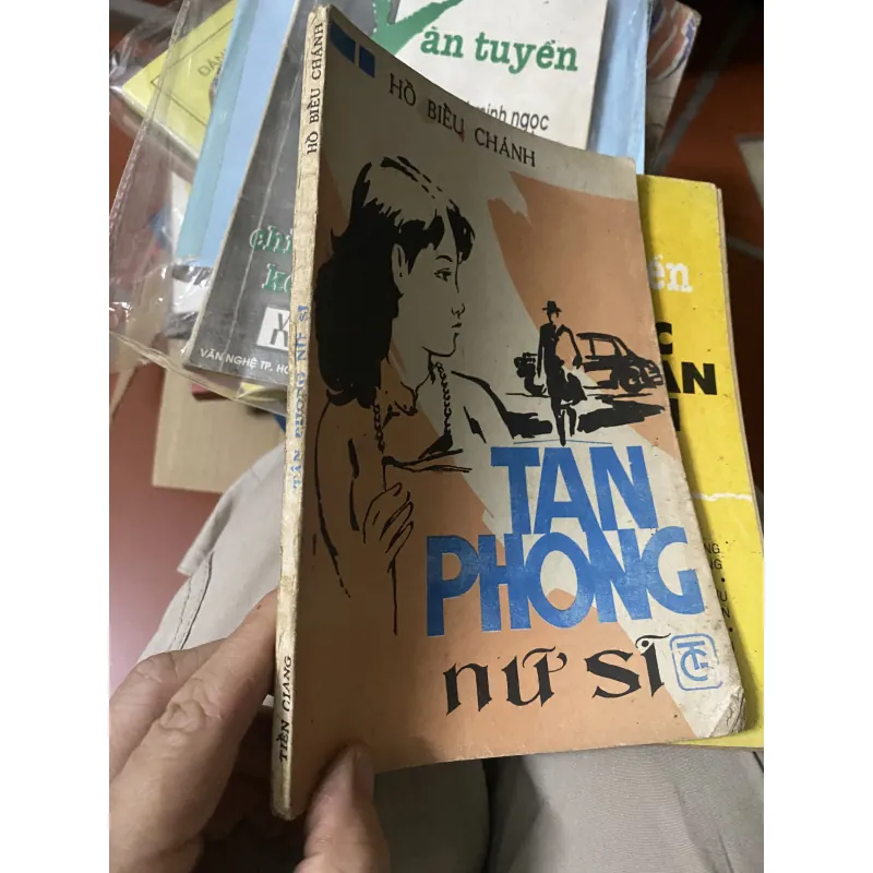 Tân Phong nữ sĩ - Hồ Biểu Chánh 1046014