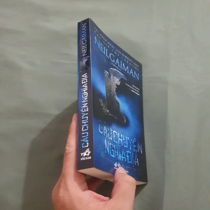 CÂU CHUYỆN NGHĨA ĐỊA - Neil Gaiman 790741