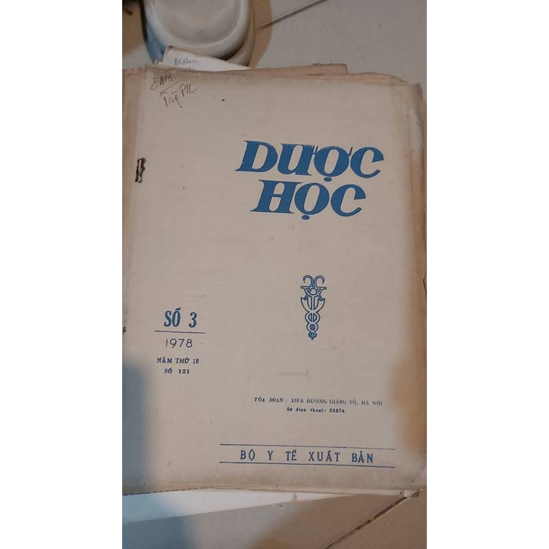 Tạp chí về y dược 493837