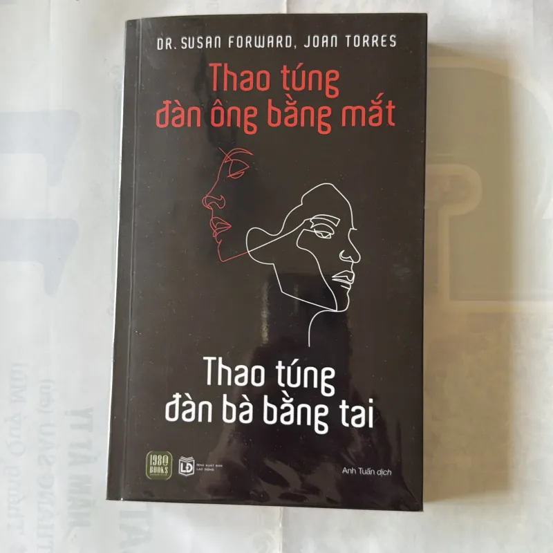 THAO TÚNG đàn ông bằng mắt/ đàn bà bằng tai 977028