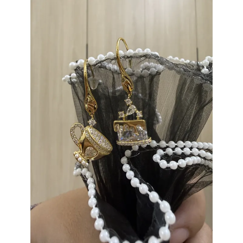 Bông tai hình bánh kem và ly trà 596335