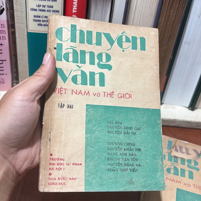 II Văn Học Việt Nam: Chuyện Làng Văn _ Việt Nam Và Thế Giới (2 Tập) - 1987 752314