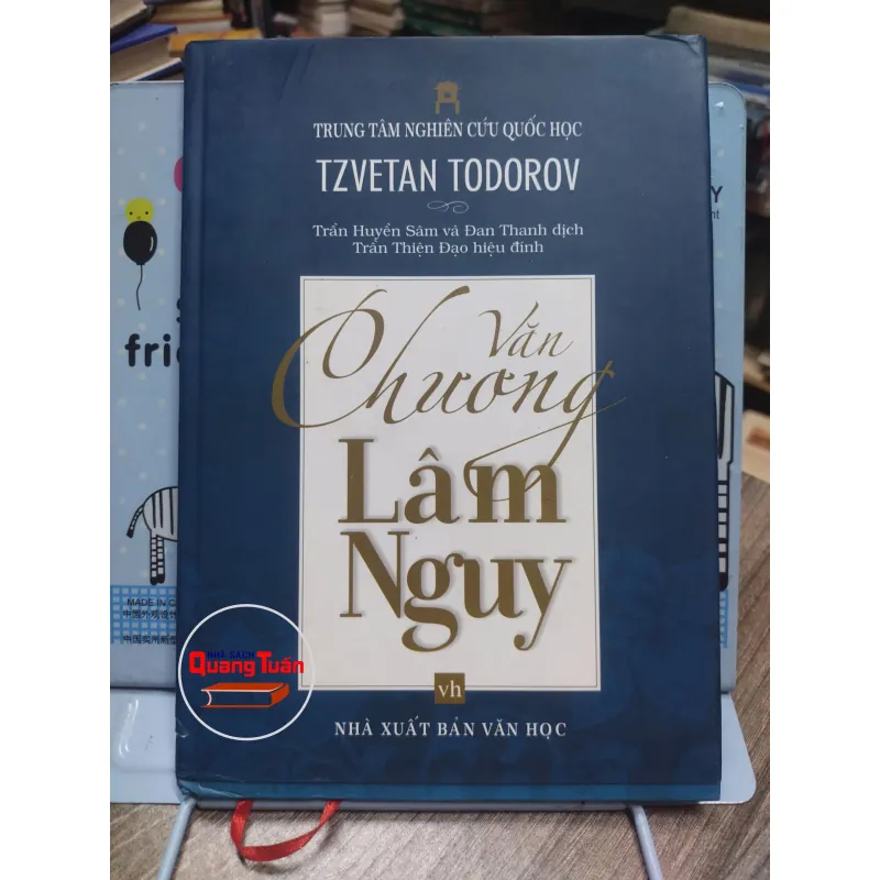 Sách: Văn Chương lâm nguy Tác giả: TZvetan Todorov (A3) 596041