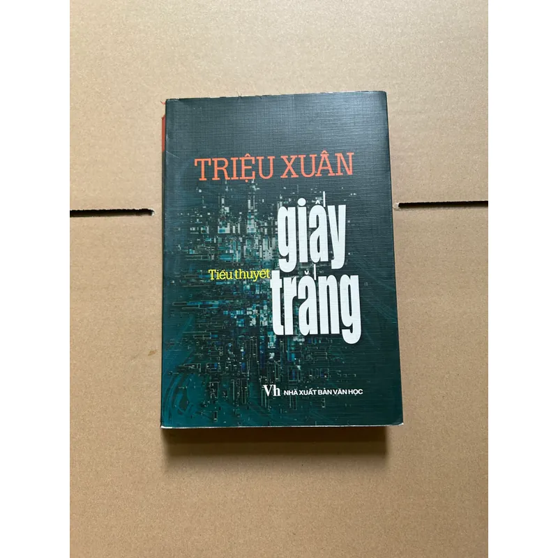 Giấy trắng - Triệu Xuân 734200