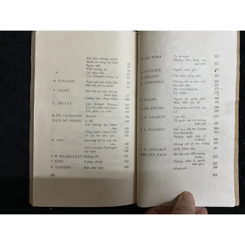 Thơ Tây Ban Nha chiến đấu. 1021956