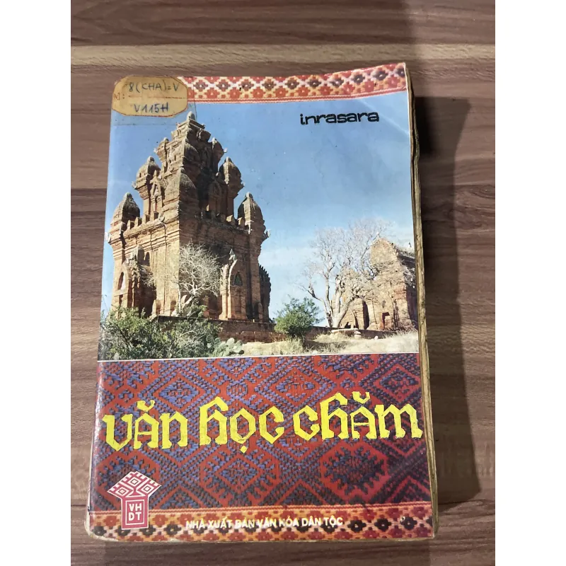 Văn học Chăm - INRASARA  748017