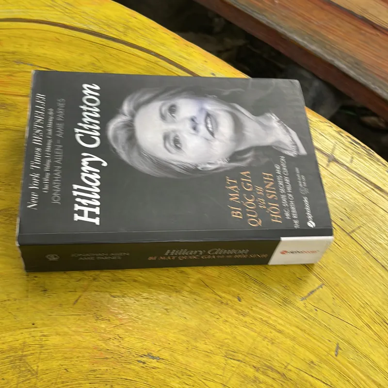 COMBO HILARY CLINTON: BÍ MẬT QUỐC GIA HỒI SINH & HỒI KÝ 736271