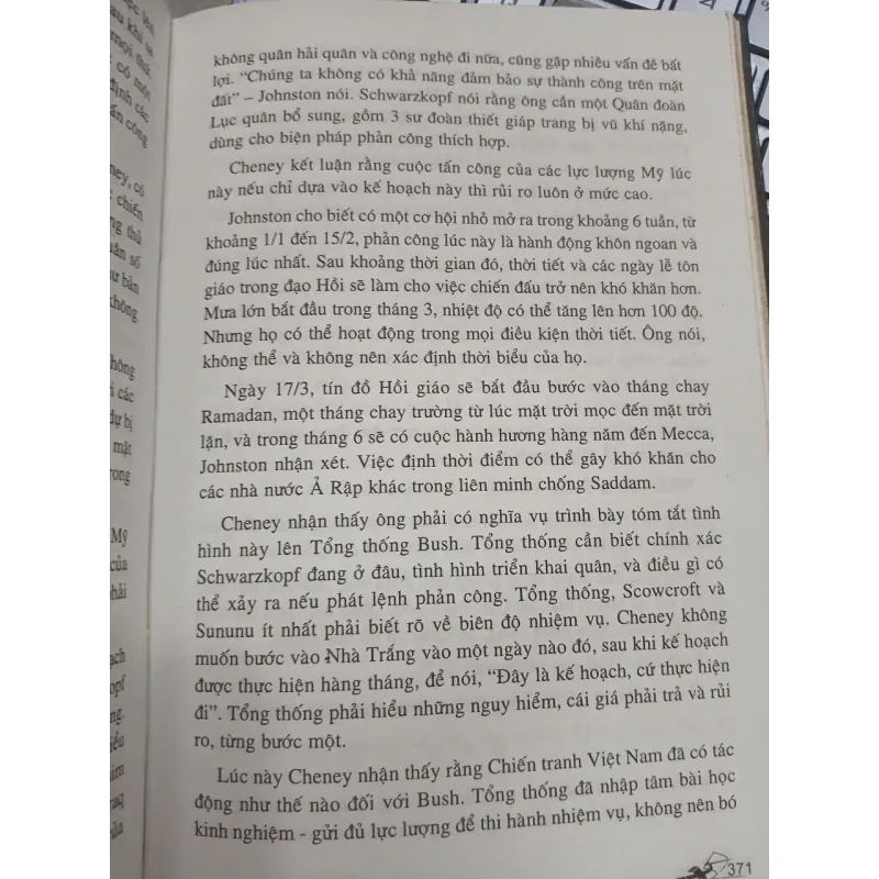 BAN LÃNH ĐẠO HOA KỲ TRONG CHIẾN TRANH VÙNG VỊNH - BOB WOODWARD 711804