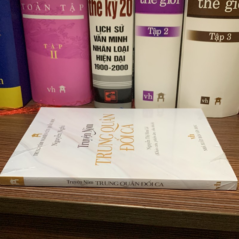 Sách Văn Học : Truyện Nôm Trung Quân Đối Ca- mới 100% 148954
