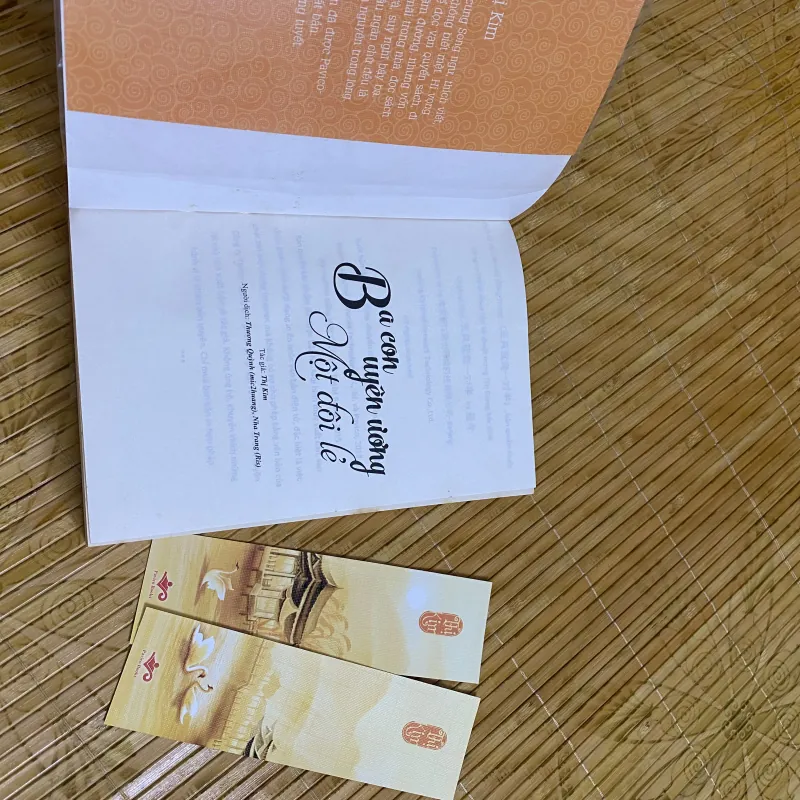 Ba con uyên ương một đôi lẻ 999212