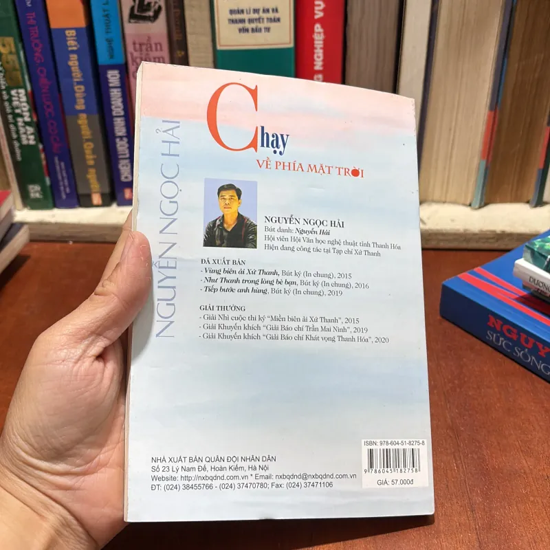 II Bút Ký: Chạy Về Phía Mặt Trời - Nguyễn Ngọc Hải - 2022 786235