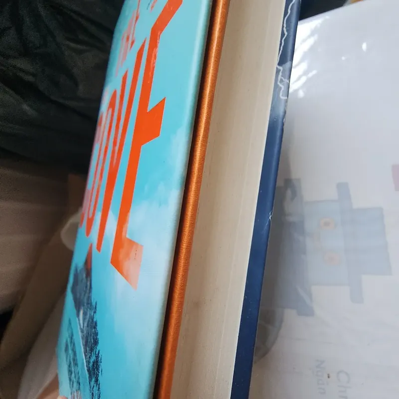 Sách The Cove  732267