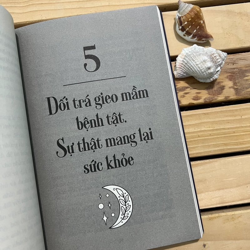 Sách Luật hấp dẫn - mới 99% 528176