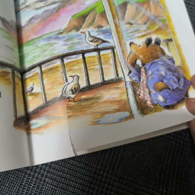 (Sách Ngoại văn) Paddington and the Tutti Frutti Rainbow - Michael Bond 701059