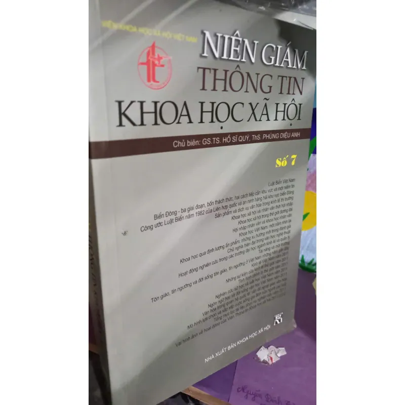 niên giám thông tin khoa học xã hội 1018712