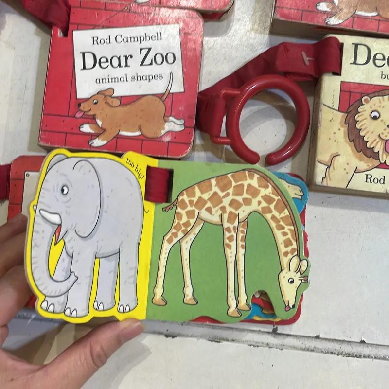 Ngoại văn : Rod Campbell : DEAR ZOO : animal shapes & buggy book ( chọn 1 quyển )  1027456
